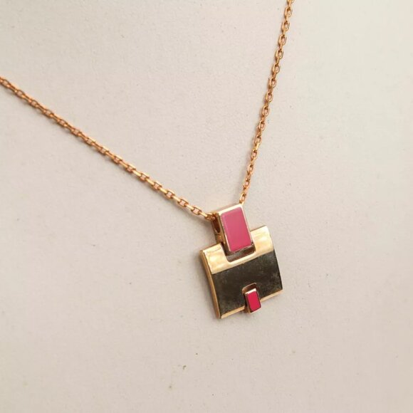 HERMES Irene H Motif Red Lacquered Gold Pendant - Picture 10 of 12